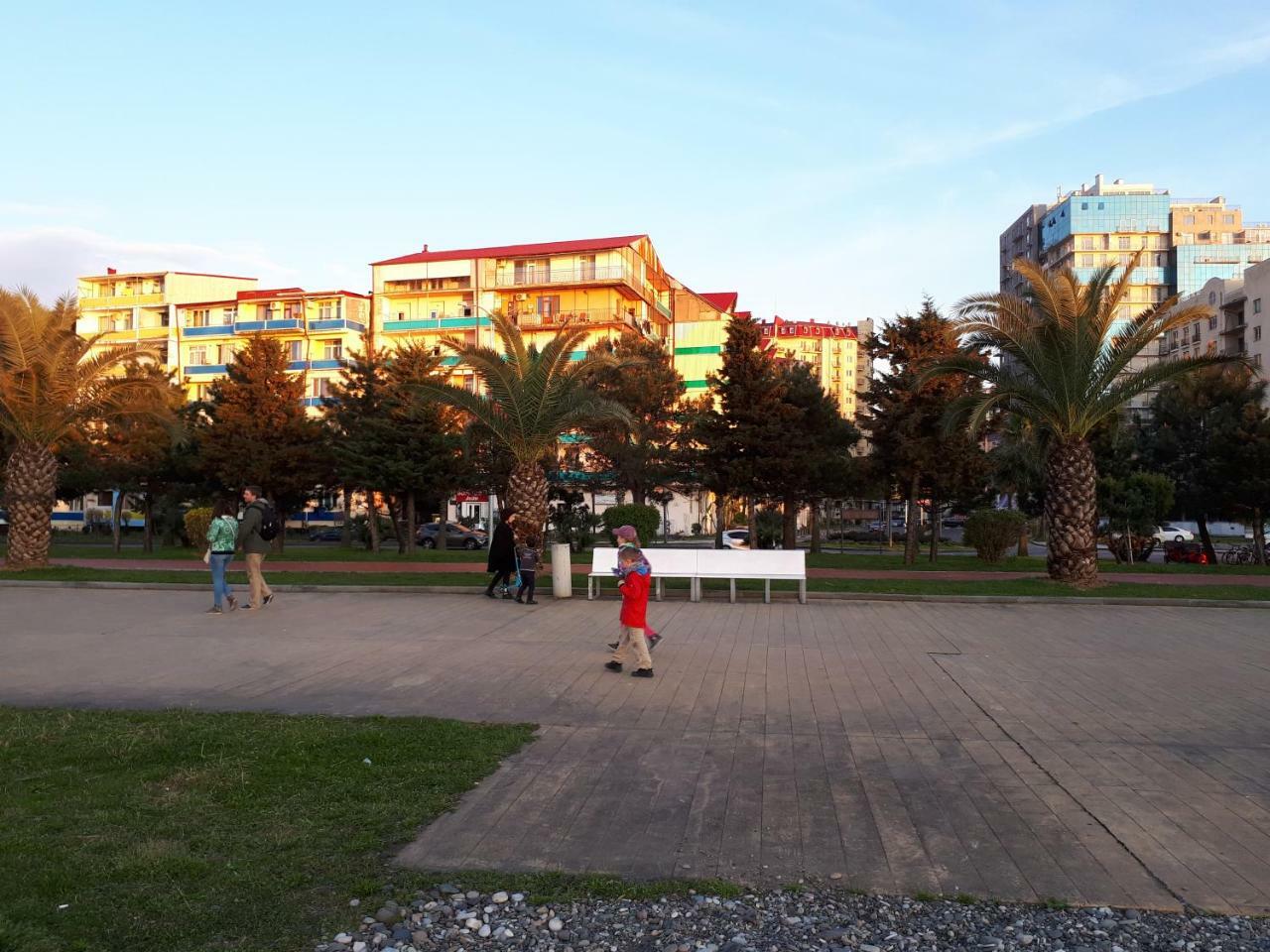 Apartment Lia Batumi Esterno foto